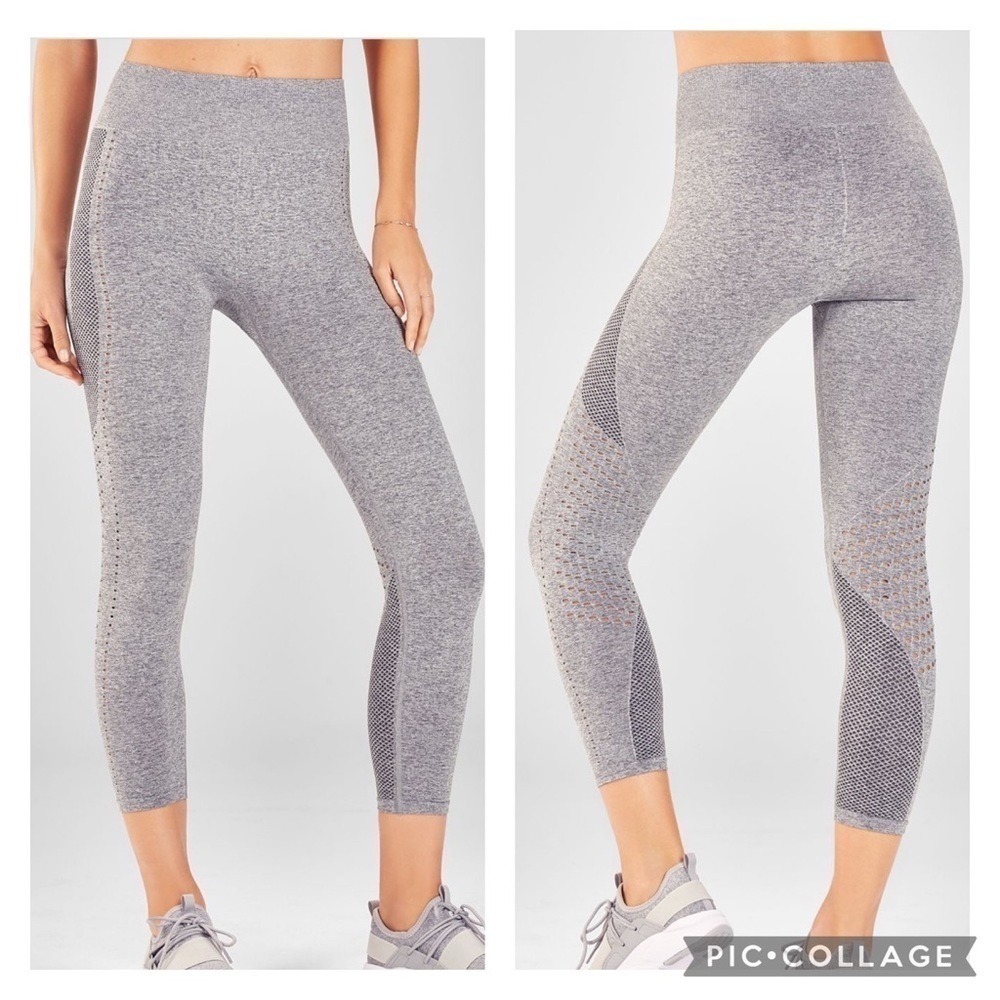Nwot Fabletics Mid Rise Seamless Dot Capri Legging